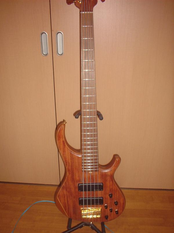 CłAR